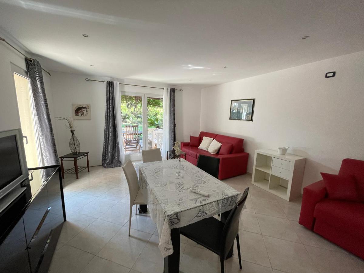 גרימו Villa Angelina Garden מראה חיצוני תמונה